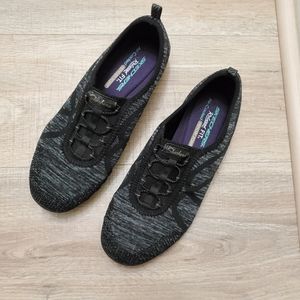 Skechers Women Sz 9 Relax Fit Memory Foam Sneakers